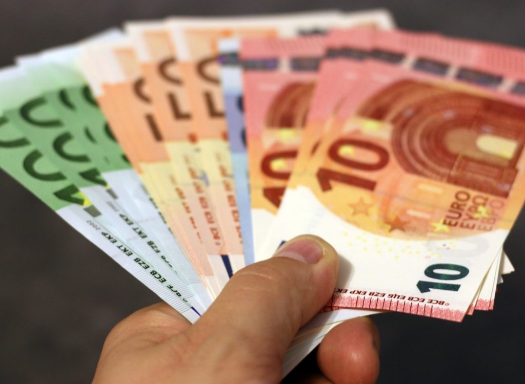 euroscheine-banknoten-sportwetten-gewinn-tipps